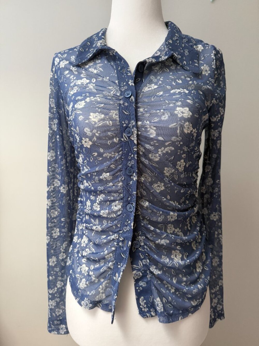 Halogen XS Blue Floral Mesh Ruched Button Front Top